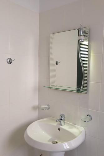 Saranda Inn Rooms & Apartments – Saranda, OR