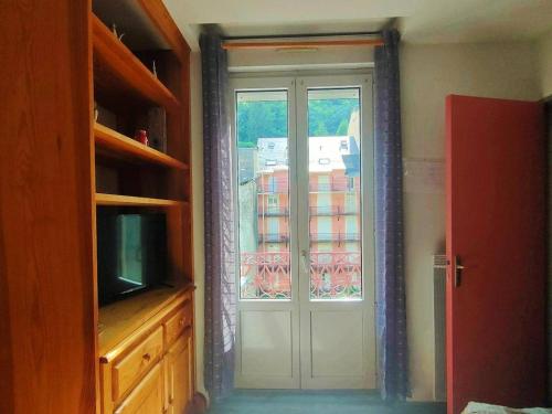 Appartement Cauterets, 3 pièces, 6 personnes - FR-1-234-228