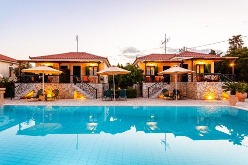 Dukes Poolside Houses in พาราเลียน แอสทรอส