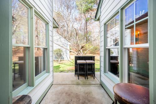 Cozy Industrial Kildaire Farms Home- near Downtown in 凱里市中心