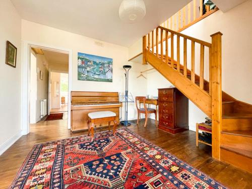 Quirky, Cosy 3BR Cottage With Patio in Canty Bay, Sleeps 10