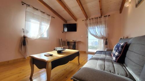 Momentum X - Modern maisonette with Pool & View gîte à louer Metóchi