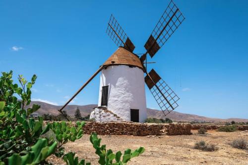 Histórica Villa con molino de viento