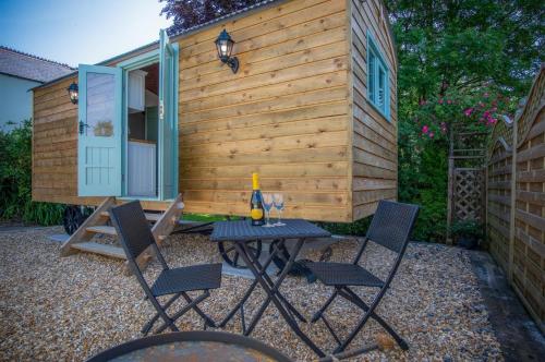 Rosemary - 1 Bedroom Shepherds Hut - Amroth