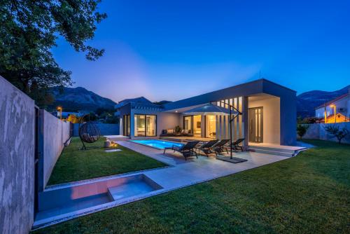 Villa Oasis - Your luxury home away from home 1