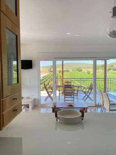  Delis vineyard villa near airport & sea in 19003 Porto Rafti