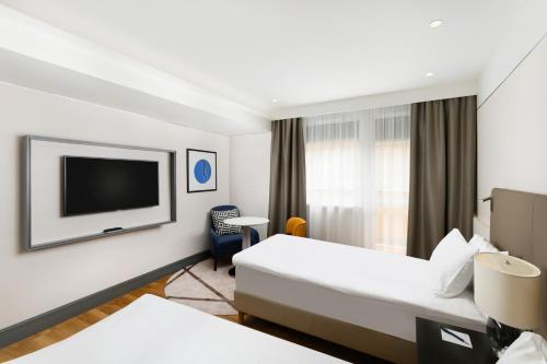 room detail thumbnail 1