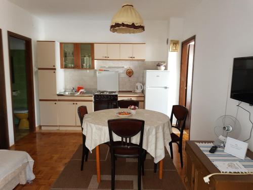 Apartments Dora - image 2