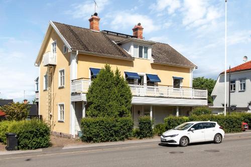 Holiday apartment with cozy courtyard in the middle of Vimmerby - Apartment