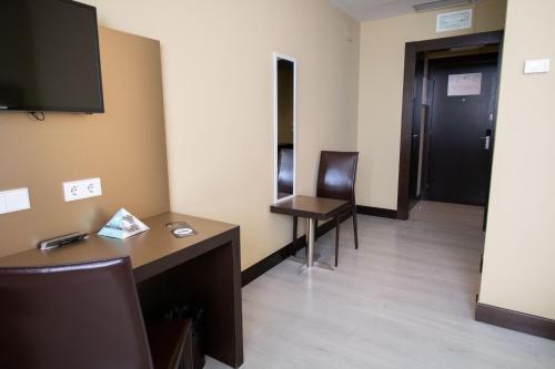 Hotel Route 42 - image 2