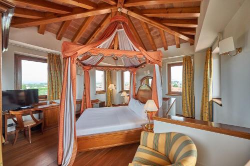 Suite with Garden View