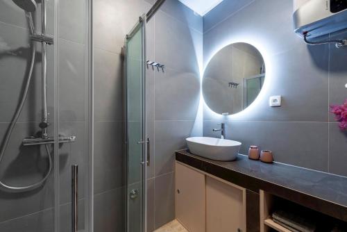 Studio Apartment image 8