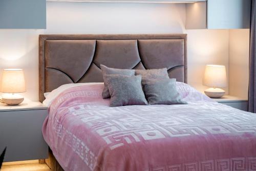 Studio Apartment image 2