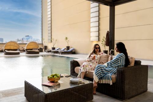 Swimming pool, Adagio Aparthotel Jeddah Malik Road near Jeddah Corniche