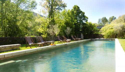 Úszómedence, Chateau d'Uzer in Uzer