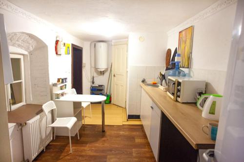 King Room image 10
