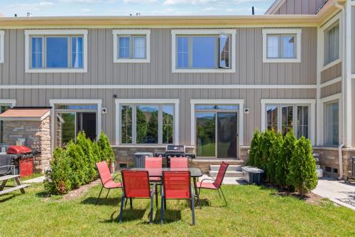 المرافق, Modern Home with Sauna Pool Table and Mountain View in The Blue Mountains (ON)