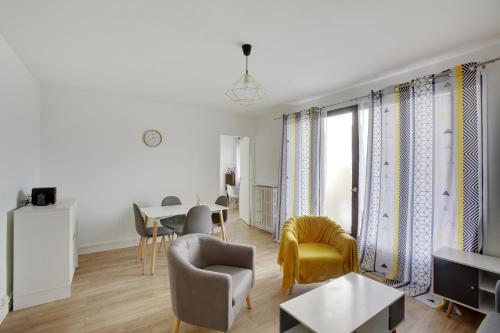 Chic apart with balcony in Viry-Chatillon