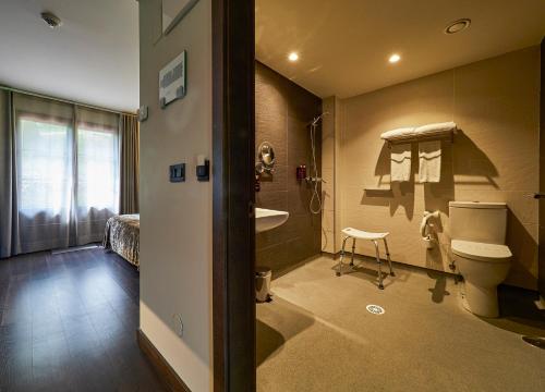 Twin Room adapted for people with reduced mobility