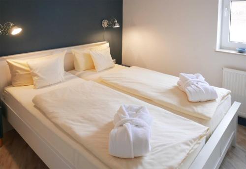 Two-Bedroom Apartment image 5