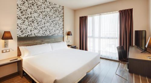 Sercotel Plaza Feria - image 11