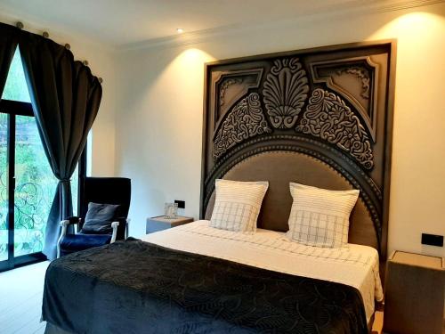 Hotel Château Georgette (Hotel Chateau Georgette) in โพล