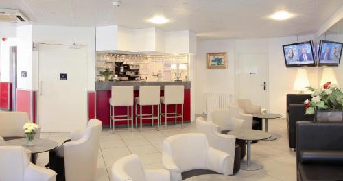 Hôtel Notre Dame de France - main image