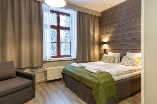 1 king bed, 1 sofa bed