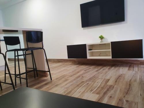 Central 1Bedroom Wifi 500Mbs & Pool - Tap to explore photos