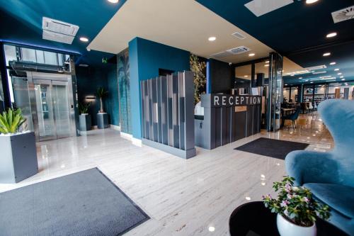 Előcsarnok, HOTEL LOBBY in Bihac