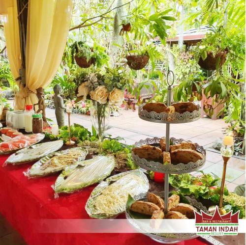 Restaurant, TAMAN INDAH RESORT in Tamanredjo