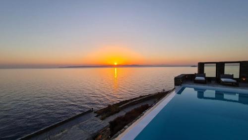 VILLA CARPE DIEM: sea & sunset view in Kea island