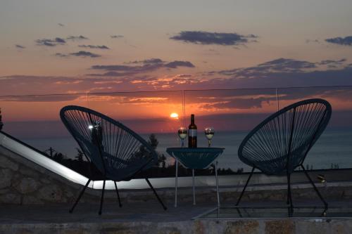 Villa Thetis with pool where the sunsets fade away