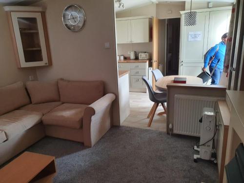 Stunning 3-Bed Caravan in Clacton-on-Sea gîte à louer Trimley St Martin
