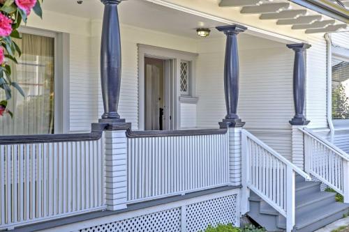 Carpinteria Apt with Hot Tub - 10 Min Walk to Beach! in Carpinteria, USA