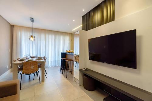 Porto Madero - Amplo Apartamento em Condo com Piscina in Bombinhas