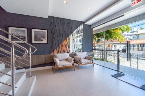 Lobby, Porto Madero - Amplo Apartamento em Condo com Piscina in Bombinhas