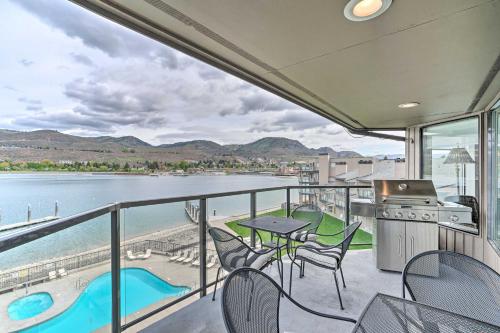 . Beautiful Condo with Balcony on Lake Chelan!