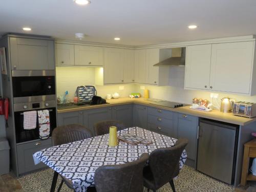 Iekārtas, The Stables At Eastmoor Farm Large Luxury 2 Bed Cottage with Big Family Bedroom Dog Friendly Secure  in Freistorpa