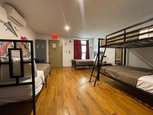 Bed in 5-Bed Mixed Dormitory Room