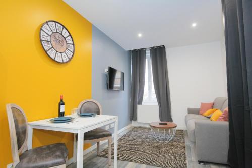 Les Poissons, T2 hypercentre chic et cosy, Wifi par SOVALFI 1