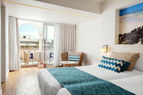 2 twin beds