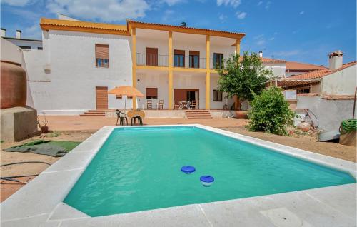  Awesome home in Villanueva del Rey with WiFi, 5 Bedrooms and Outdoor swimming pool in Villanueva del Rey Córdoba