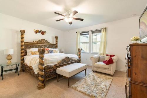 Modern 5 Bedroom with access to community pool in Austin, USA