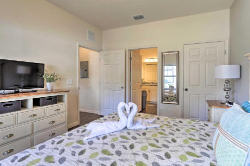 Lucaya Village Townhome with Pool 6 Mi to WDW! - image 9