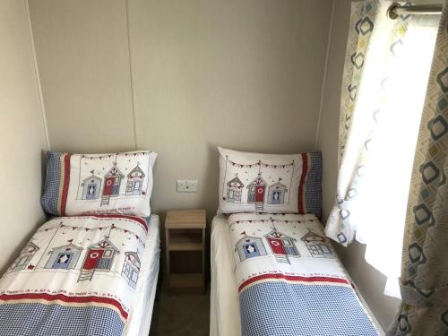 3 Bedroom Caravan BV8, Nodes Point, St Helens, Isle of Wight in Brading
