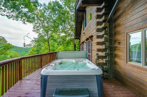 Treehouse Retreat in Jasper, USA