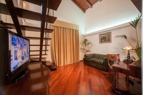 Hotel Flora - image 2