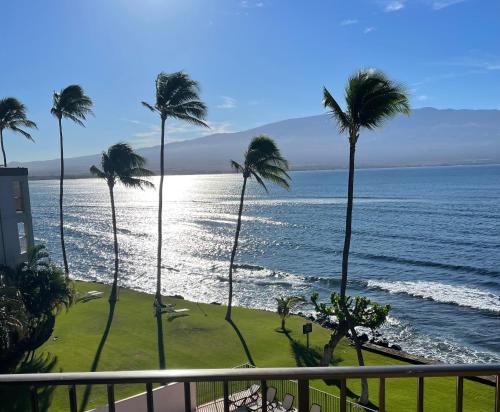 This place is different!! No Housekeeping Fees, Award winning! Oceanfront, View View!