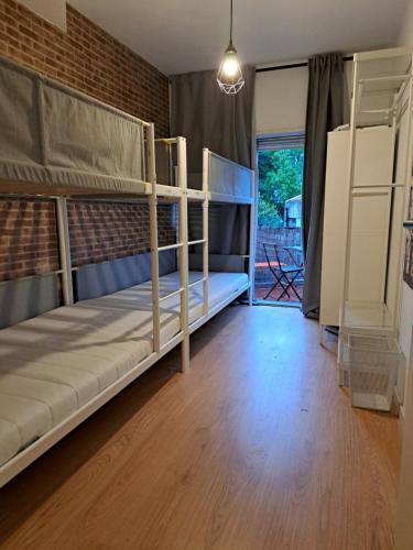 Travel & Live Marques – Porto, KY